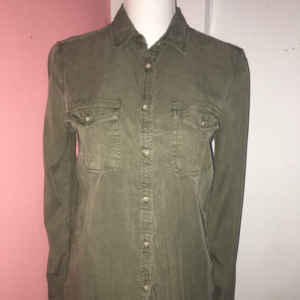 Army green tee✨
